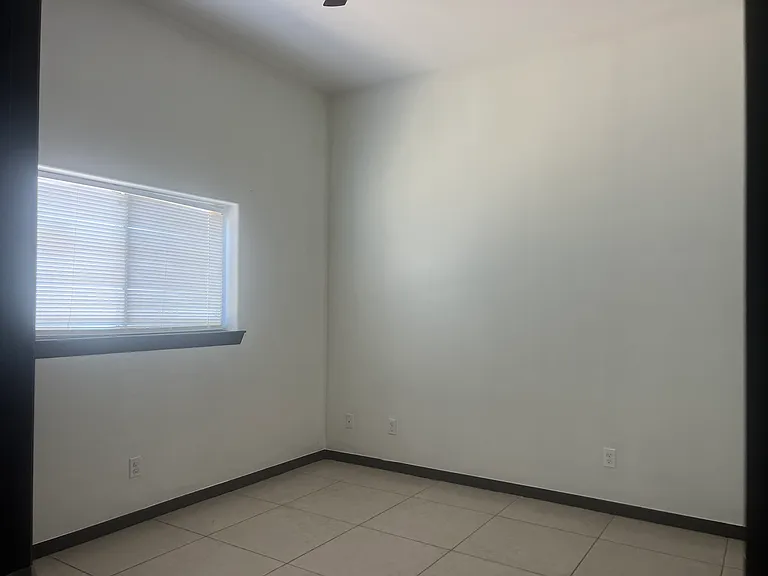 4217 Colbath Ave #415-B — Photo 5