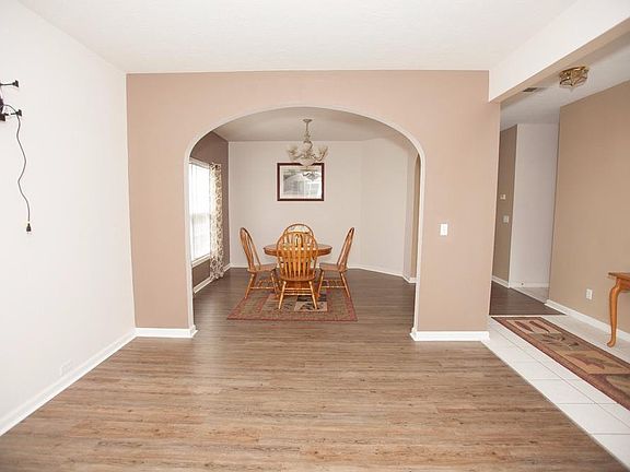 3rd image of 553 Hopewell Ct