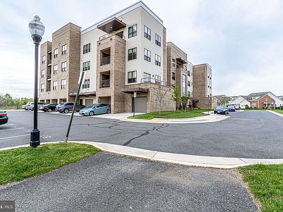 5th image of 8980 Fascination Ct APT 411