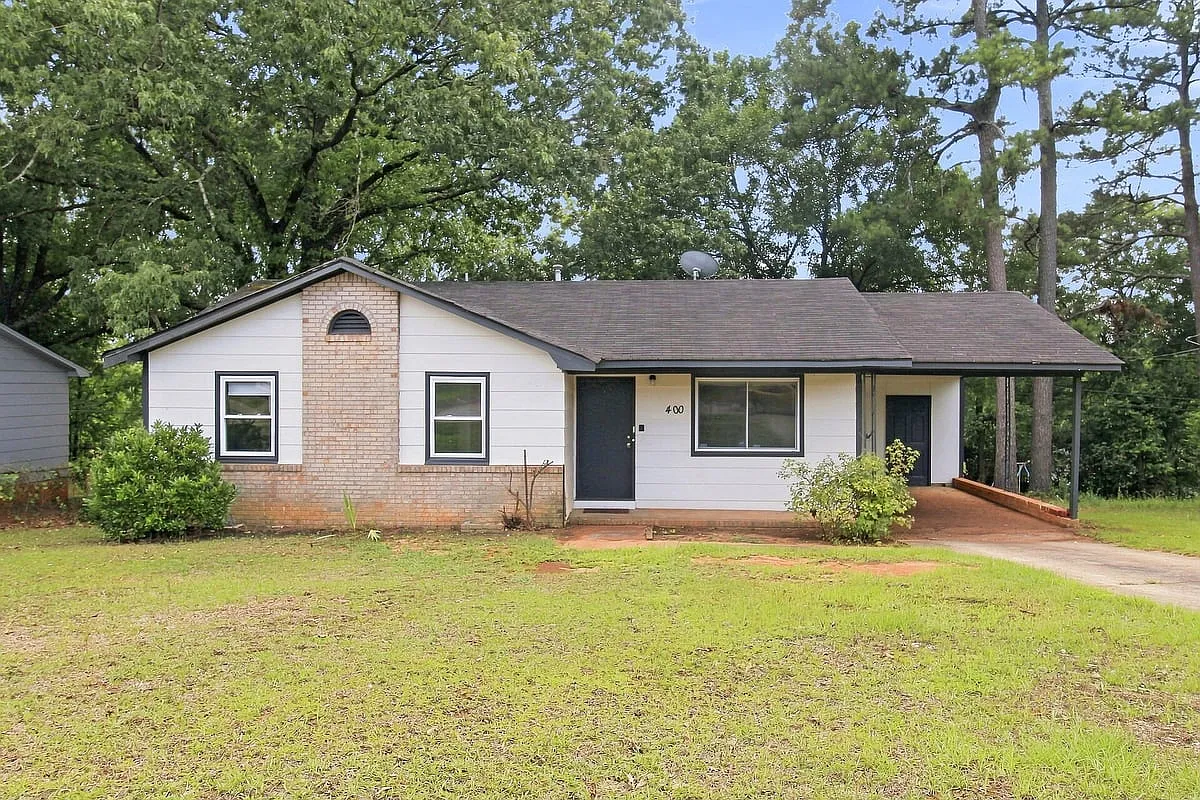 400 Richcreek Rd — Photo 1