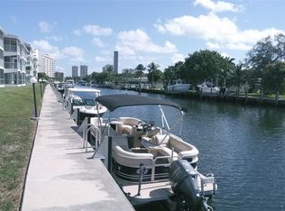 465 Paradise Isle Blvd APT 207, Hallandale Beach, FL 33009