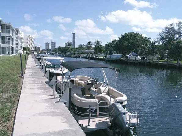 465 Paradise Isle Boulevard #207, Hallandale Beach, FL 33009