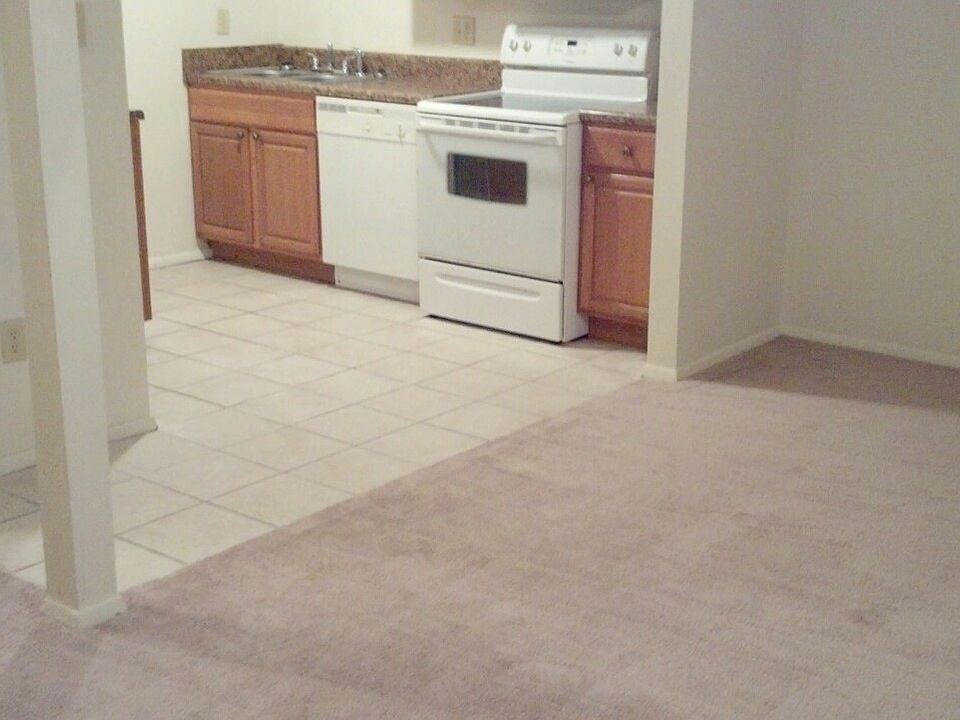 1st image of 1652 Darren Cir