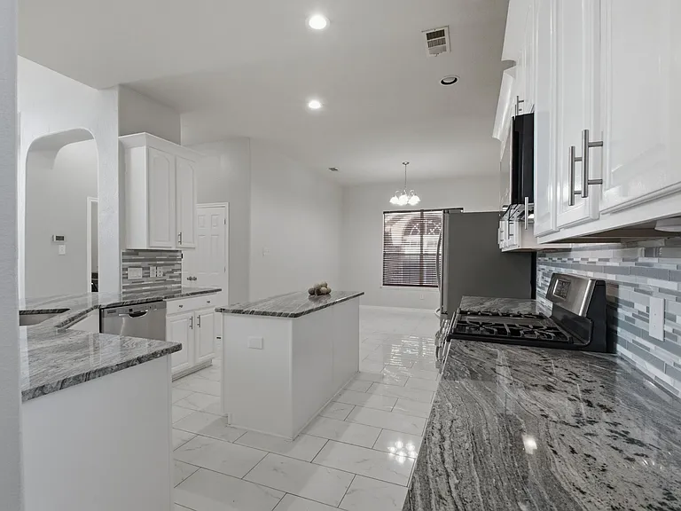 9309 Stonewood Dr — Photo 7