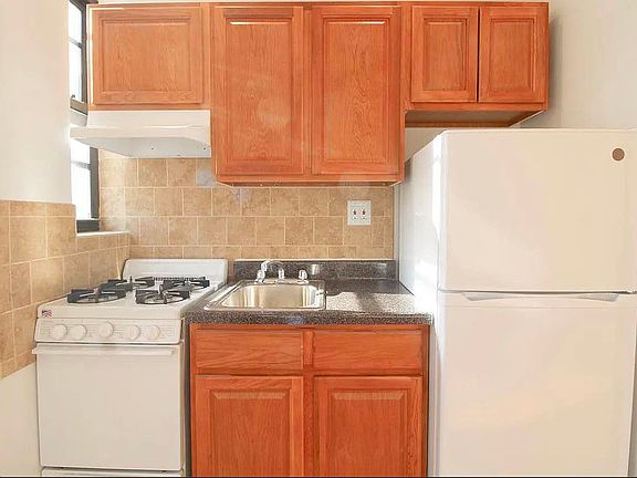 2nd image of 3206 29th St APT 2D