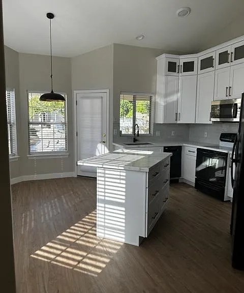 1410 W Crystal Spring Dr — Photo 2