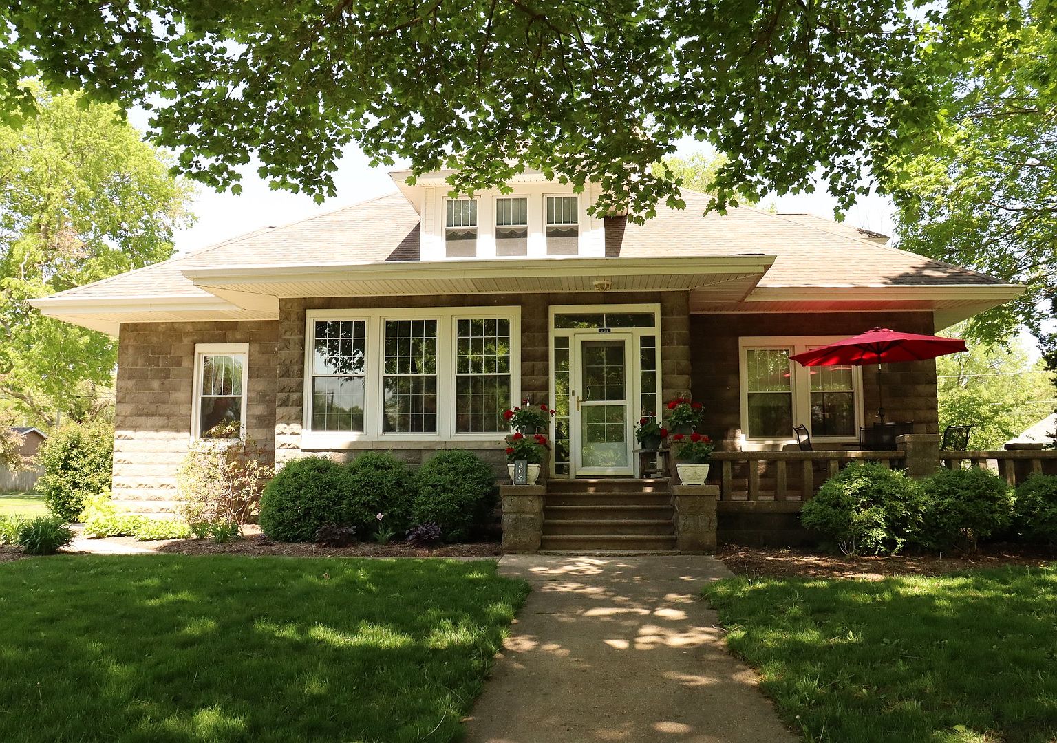 308 2nd Ave W, Lyndon, IL 61261 Zillow