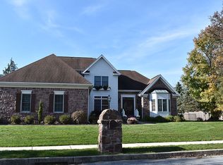 1744 Pebbledash Dr, Hershey, PA 17033