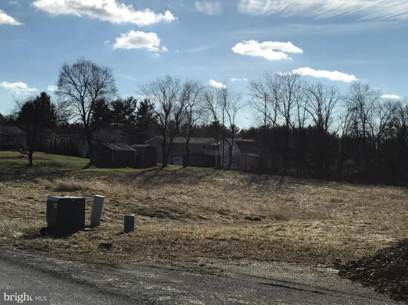 199 Buckingham Dr, Chambersburg, PA 17201
