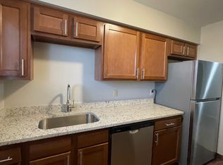 4 Bellaire Dr APT 12, New Castle, PA 16105