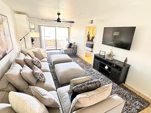1 bed, 850 sqft, $2,200 — Photo 4