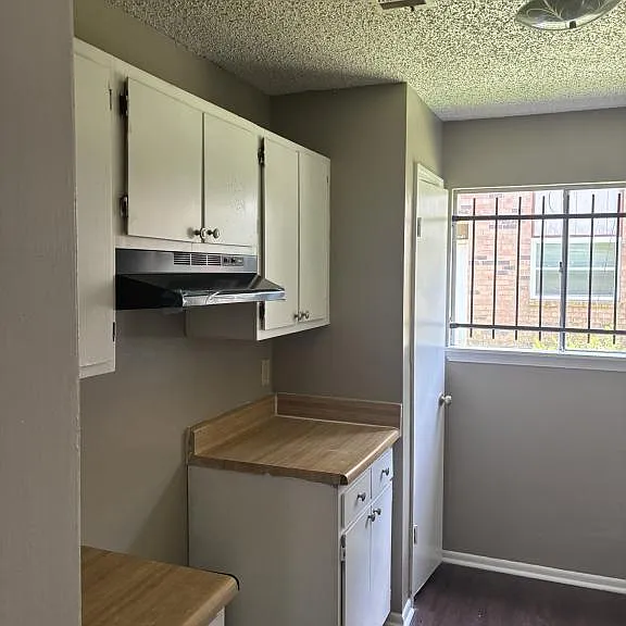 8212 Stern Ave #C — Photo 9