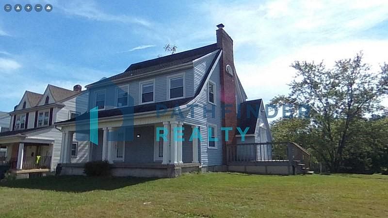 1st image of 40 E Beechwood Ave