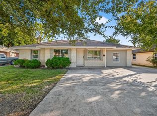 138 E Rocky Creek Rd, Houston, TX 77076