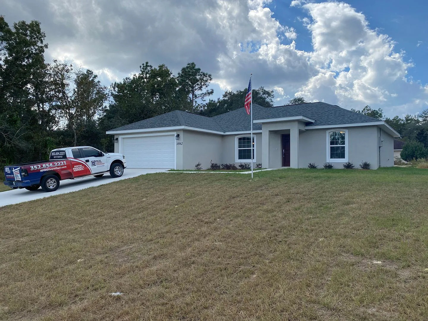 Custom Home - Desirable SW Ocala neighborhood 3/2/2 ** Wont Last** — Photo 2