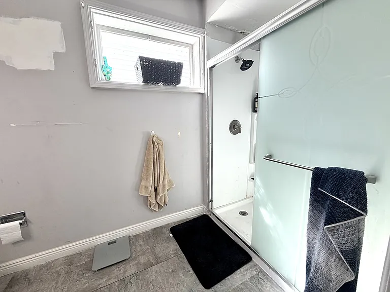 2242 Victor St — Photo 10
