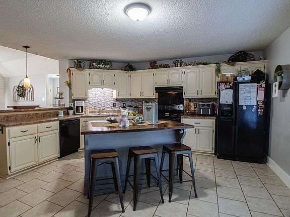5th image of 208 Brittany Ln