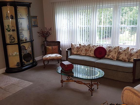 4th image of 826 E Capri Dr APT 3