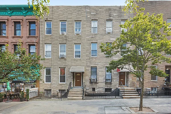 Sold by Compass | media 1