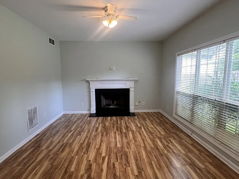 3985 Shallowford Gre Ct — Photo 4