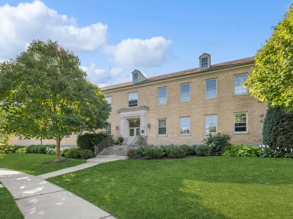 25 Ronan Rd Unit 106, Highwood, IL 60040