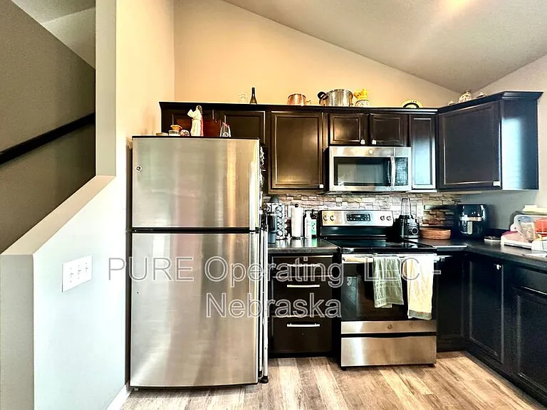7605 N 92nd Ave — Photo 8