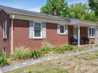 406 Swanson Dr SW, Lenoir, NC 28645