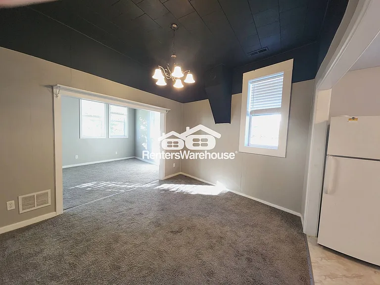 200 N Vine St — Photo 6