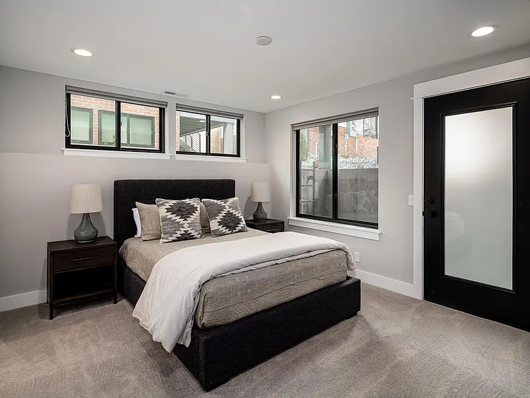 423 N Willson Ave — Photo 16