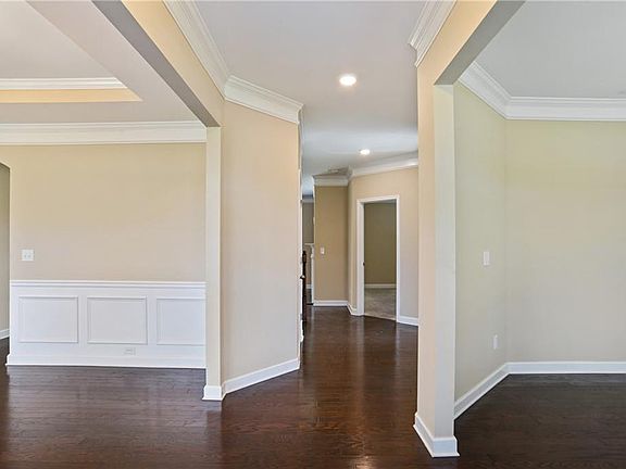 5th image of 4835 Edgemoore Trce