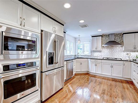 3rd image of 98 Newell Ln