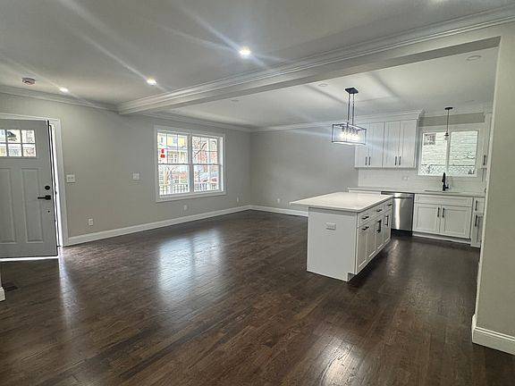 5th image of 279 Harriet St