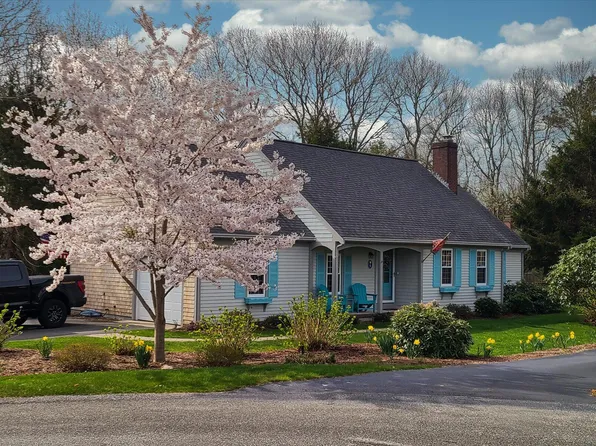 9 Washburn Place, East Dennis, MA 02641