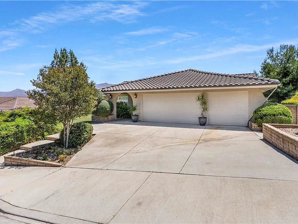 1460 Timberlane Dr