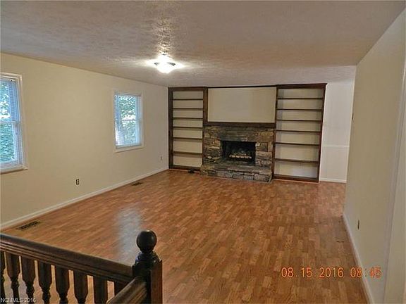 3rd image of 95 Fox Run Dr