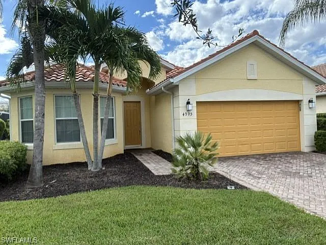 3 bed, 2.0 bath, 1901 sqft, $2,550 — Photo 1