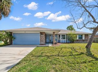 613 Rostock Cir NW, Palm Bay, FL 32907