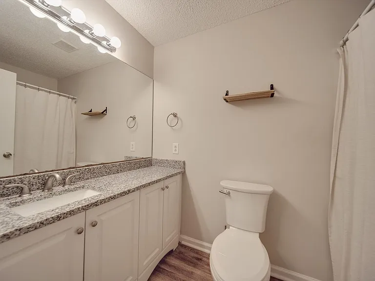 1052 Churchill Downs Ct #I — Photo 25