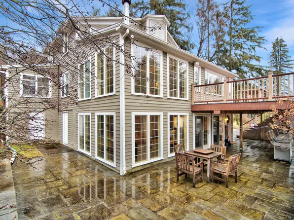 1506 Abington Rd, Dalton, PA 18414