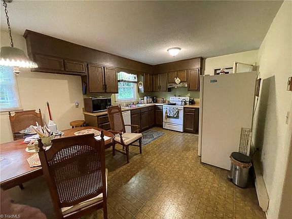 3rd image of 4290 Sunnydell Dr