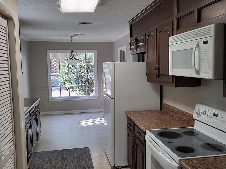 1007 Bluefield Ave SE — Photo 10