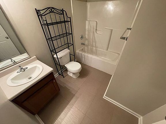 5th image of 3544 Brockton Ln APT 6