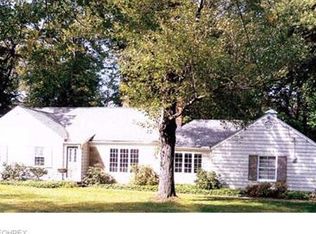 75 Easton Ln, Moreland Hills, OH 44022