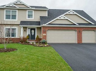 395 Nora Dr, Perrysburg, OH 43551