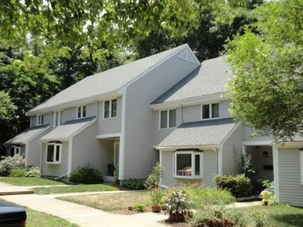 50 Undine Rd #1th, Newton, MA 02458