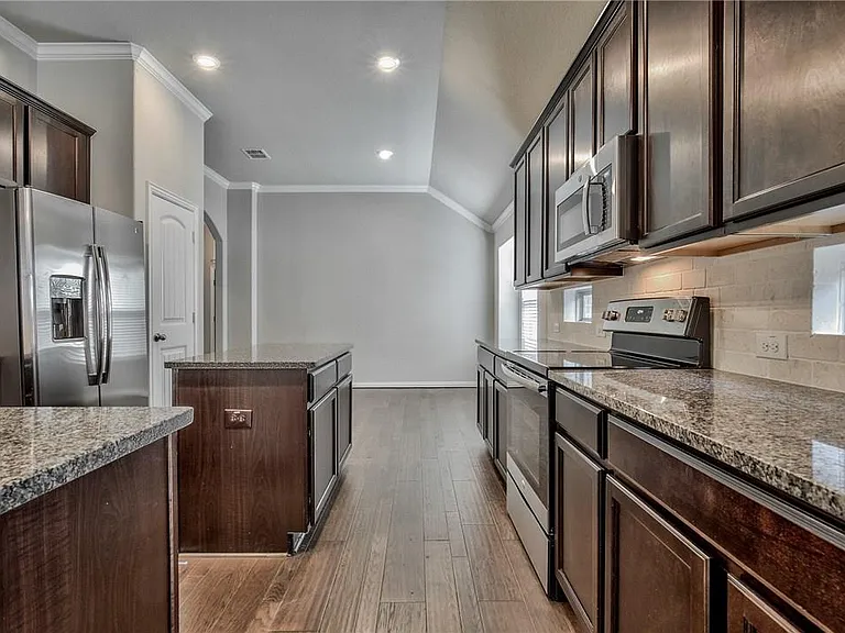 426 George Dr — Photo 14