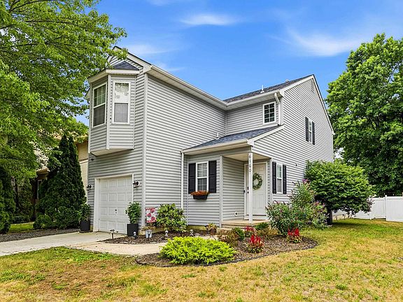2nd image of 6160 Robin Dr