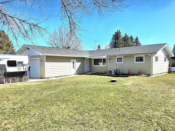 3rd image of 223 Castle Butte Rd