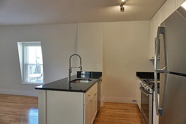 4 Osgood St #3A — Photo 4