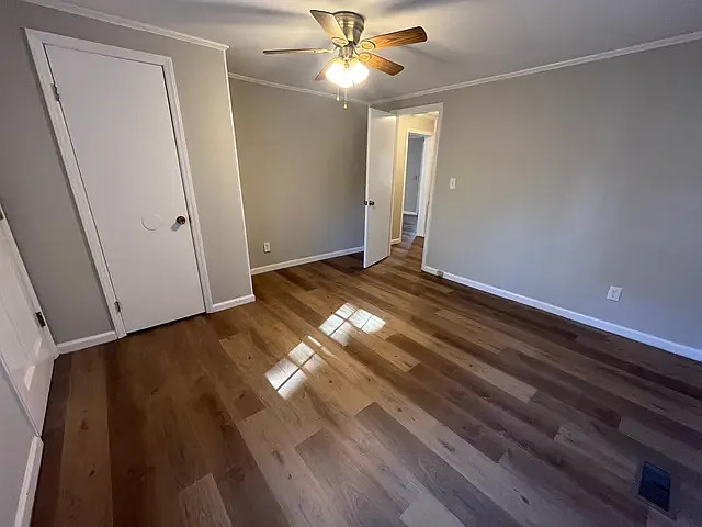 221 Howard Rd — Photo 33